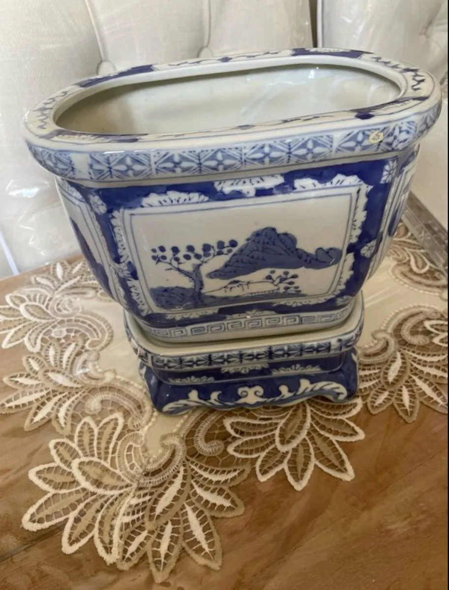 Vase - Image 1
