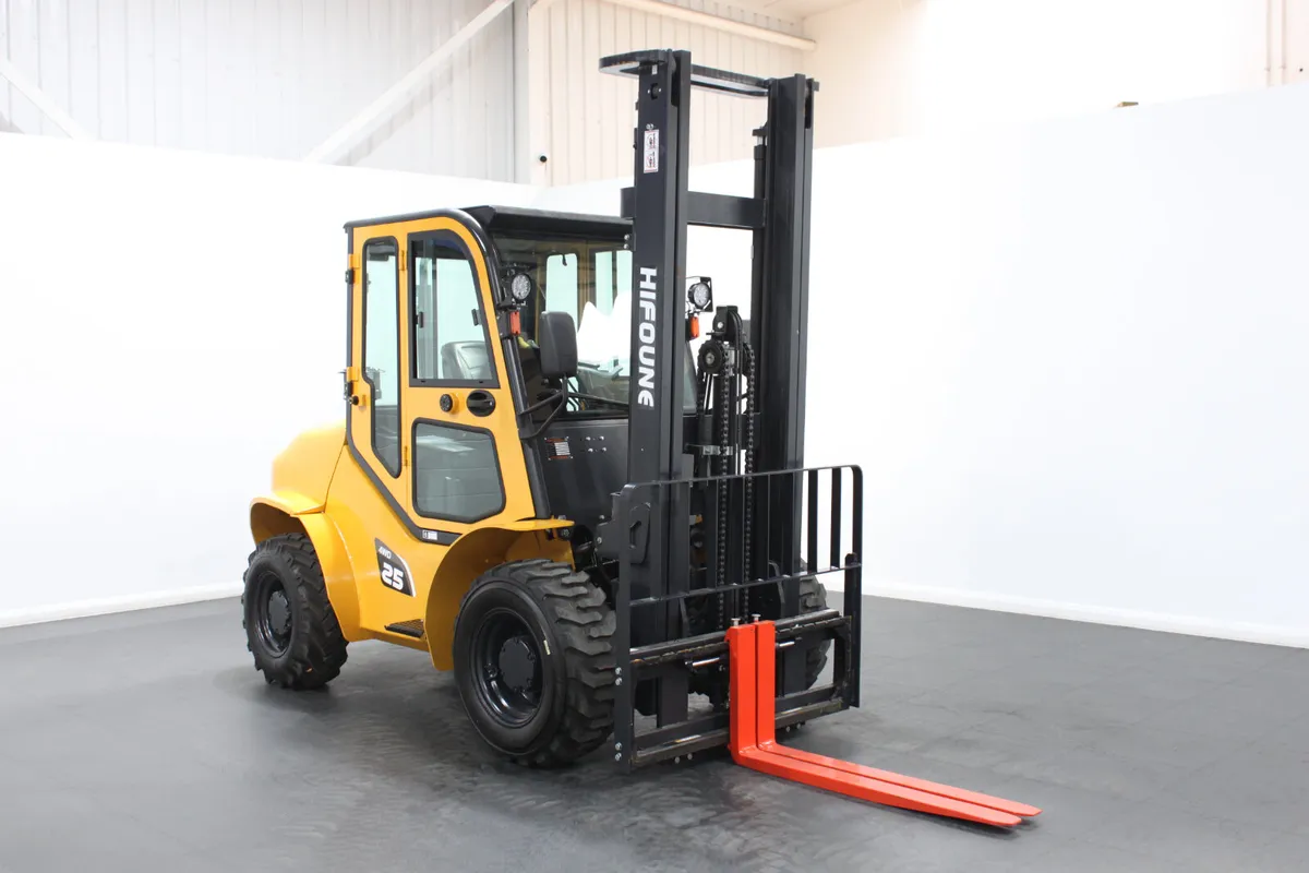 HIFOUNE CPCD25-4WD - Rough Terrain Forklift - Image 1