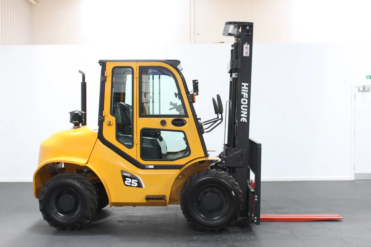 HIFOUNE CPCD25-4WD - Rough Terrain Forklift - Image 4