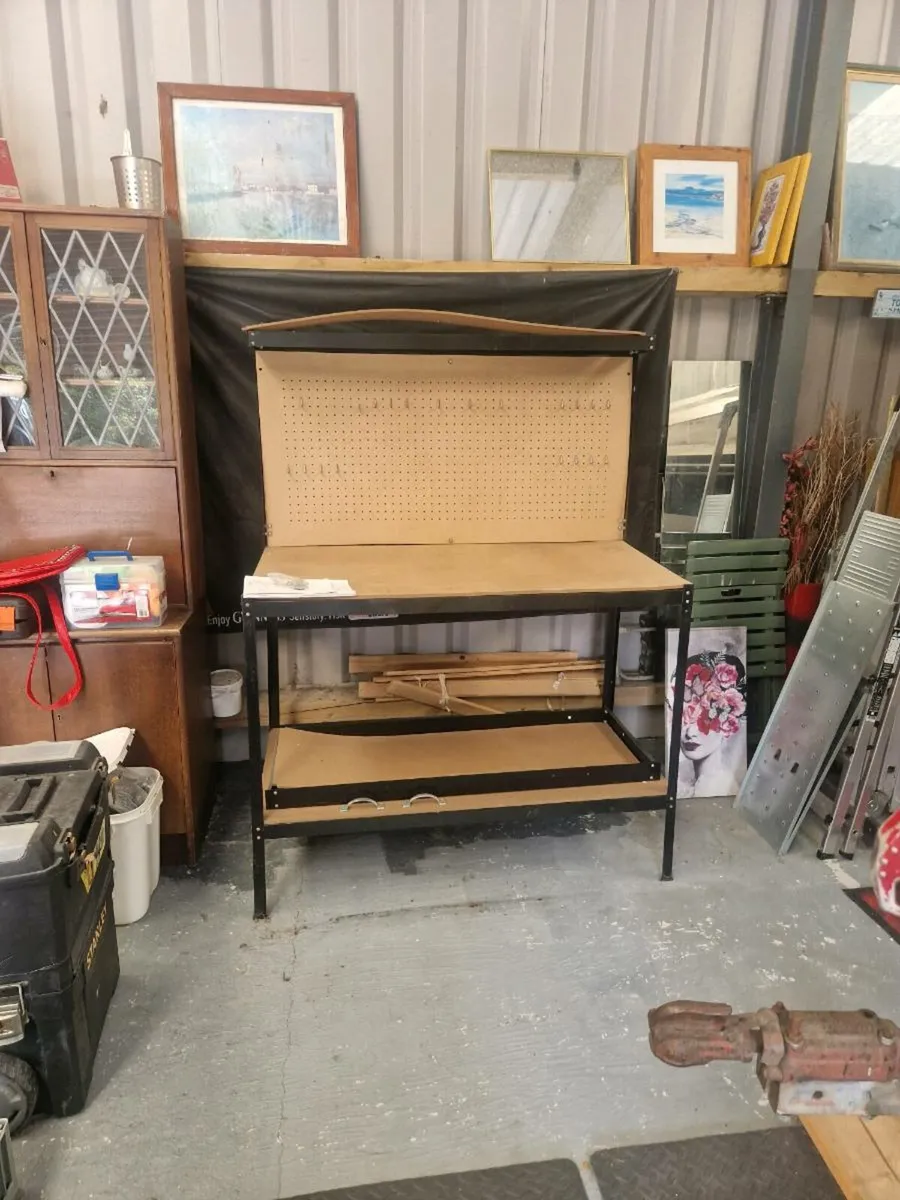 Work bench - Image 1