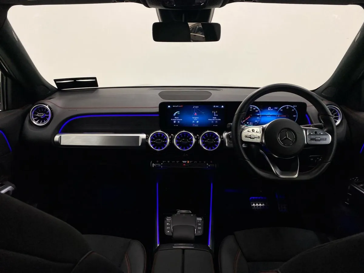 Mercedes-Benz EQB EQB 300 Line 4matic AMG - Image 4