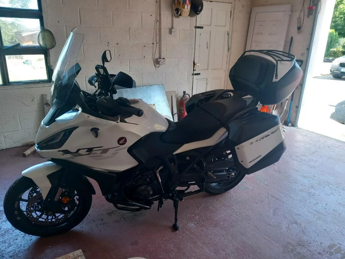 Motorcycle - Image 4