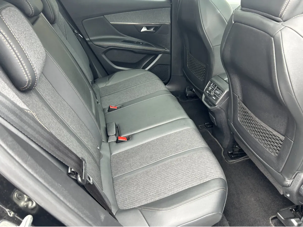 Peugeot 3008 GT-LINE 1.2 AUTOMATIC//ONLY 91000KLMS - Image 3