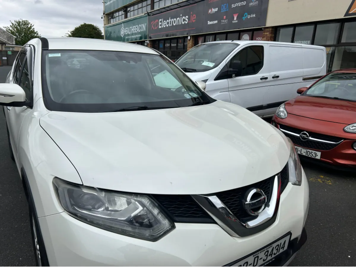 Nissan X-Trail AUTOMATIC///ONLY 105000KLMS///PETRO - Image 2