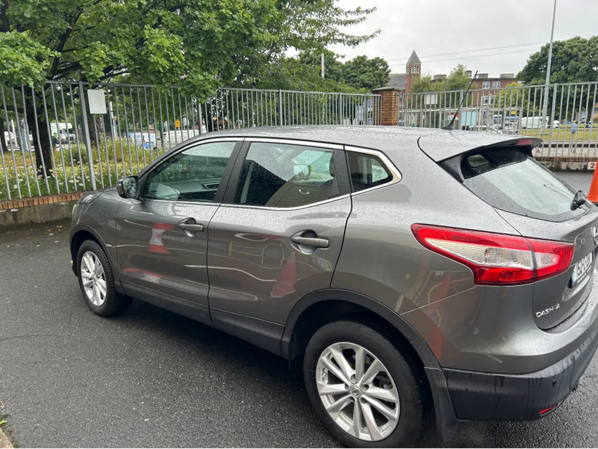 Nissan Qashqai AUTOMATIC/ORIGINAL IRISH CAR WITH B - Image 3