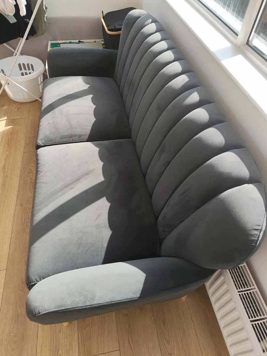 3 seater couch - Image 1