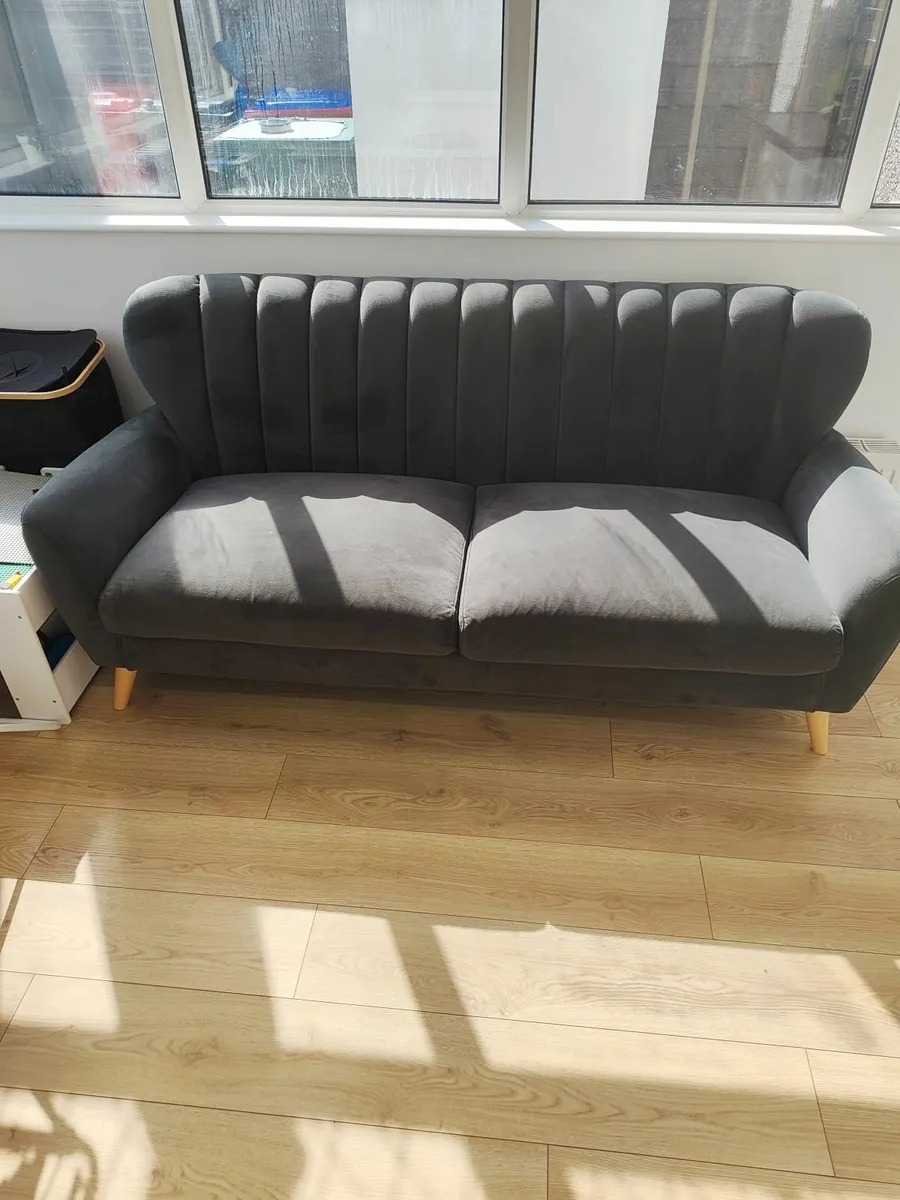 3 seater couch - Image 3