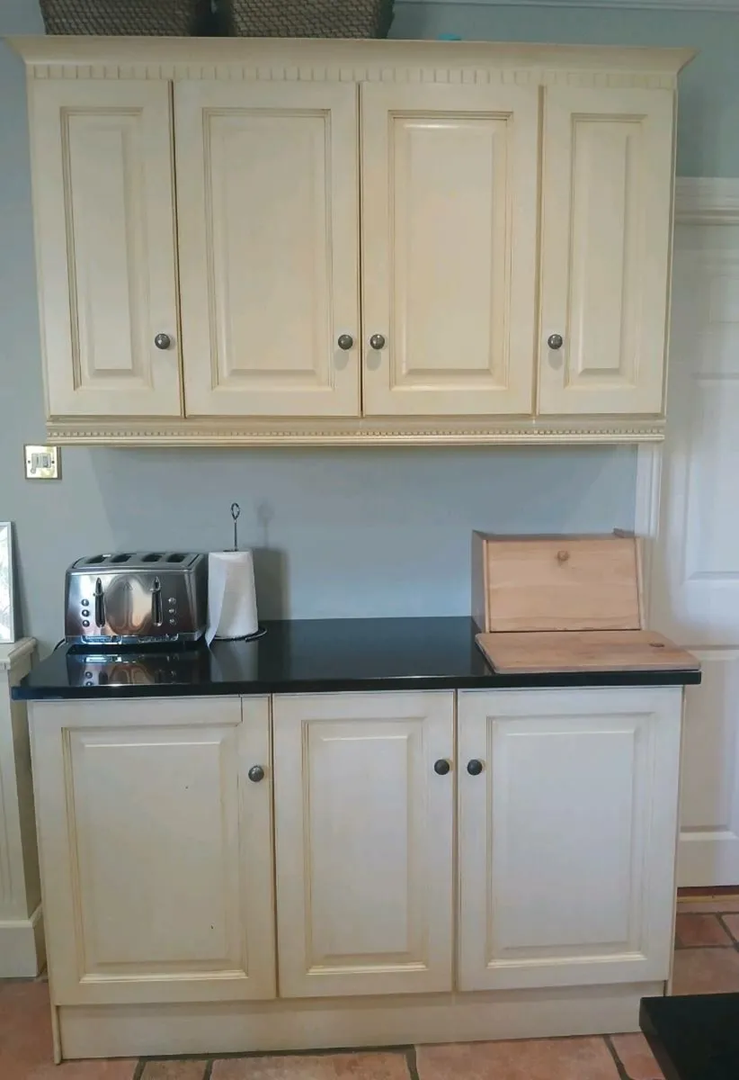 Large wooden kitchen - Image 2