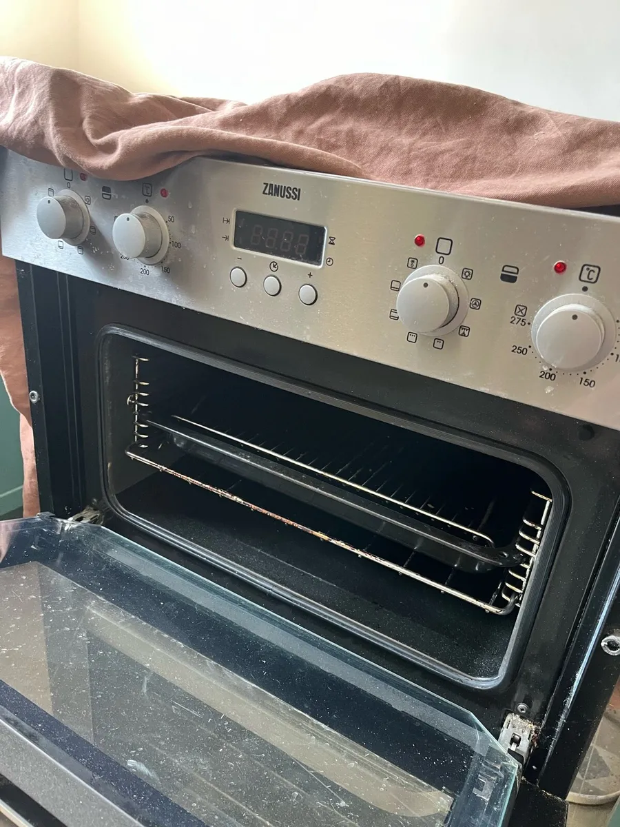 Oven, hob and vanity unit - Image 2