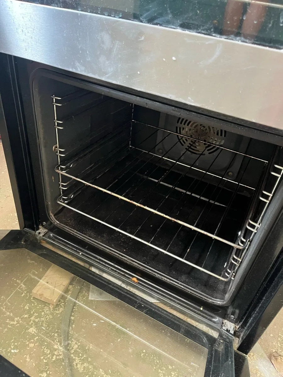 Oven, hob and vanity unit - Image 3
