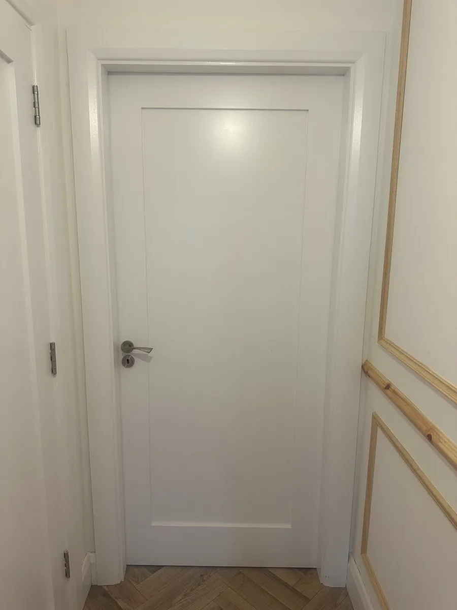 Modern white shaker interior door - Image 2