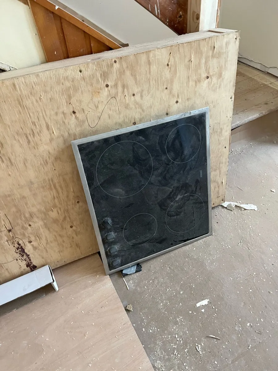 Oven, hob and vanity unit - Image 4