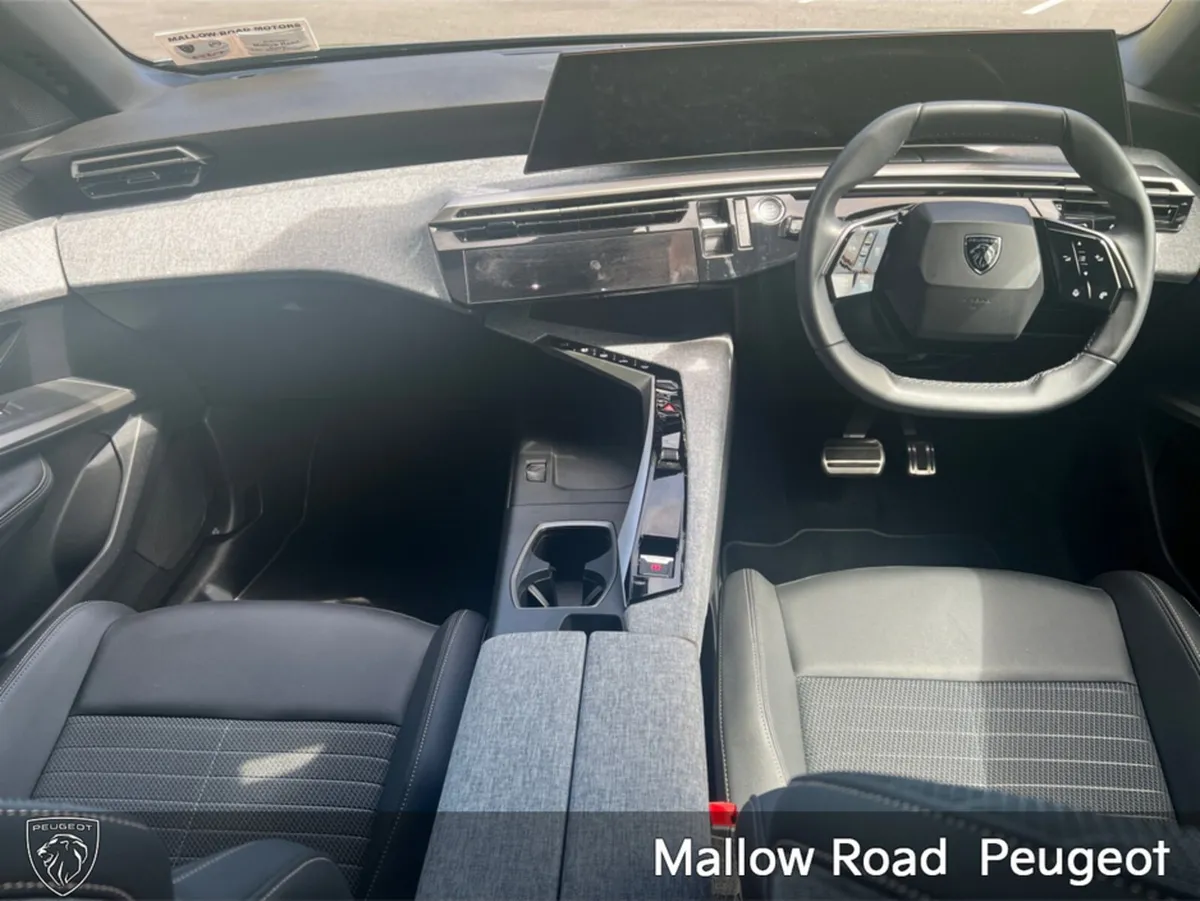 Peugeot 3008 ALLURE 73KWH 210BHP 4DR - Image 4