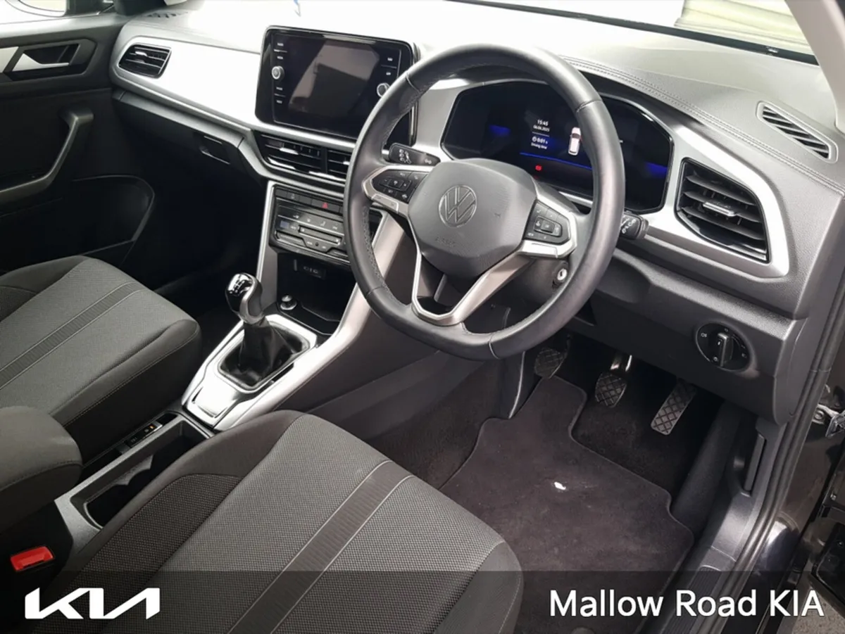 Volkswagen T-Roc LIFE 2.0 TDI MANUAL 6SPEED FWD 11 - Image 2