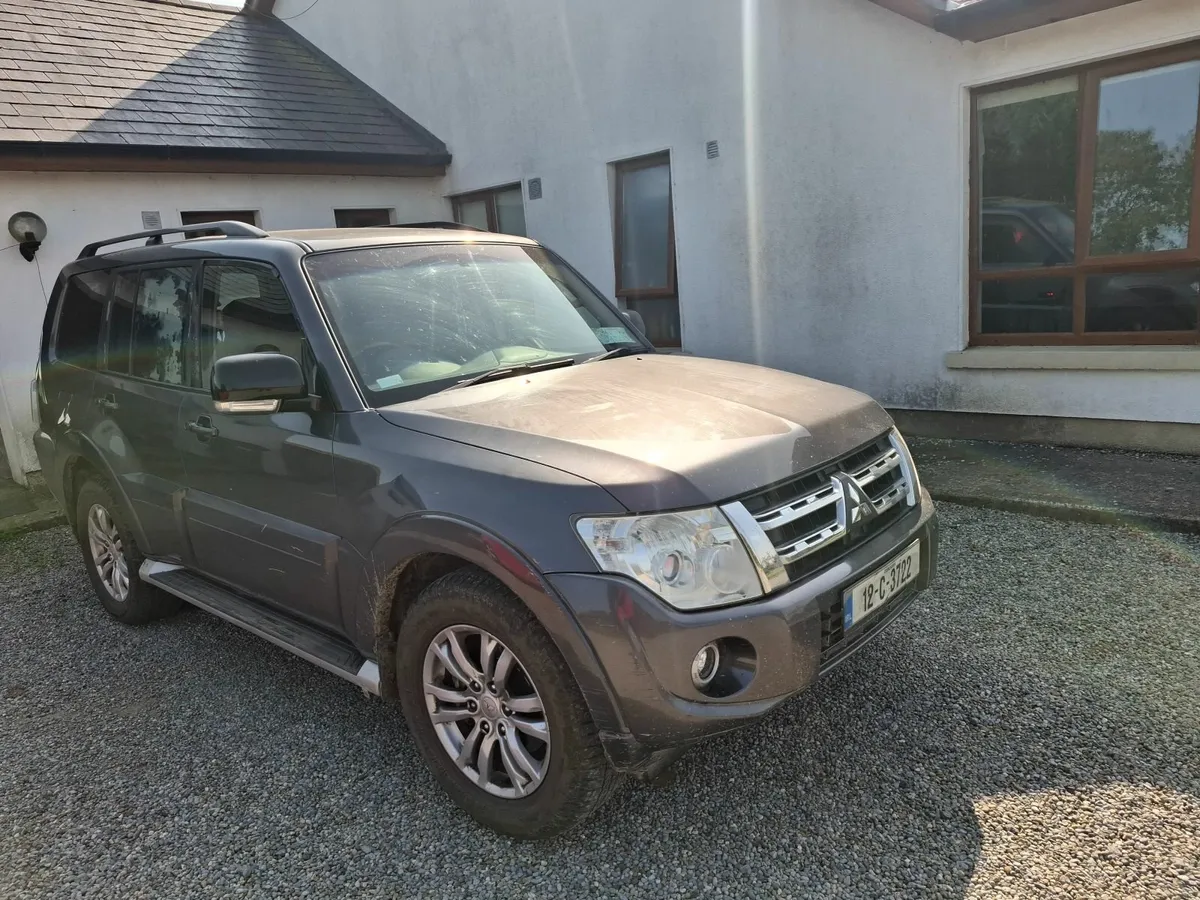 Mitsubishi Pajero 3.2L - Image 1