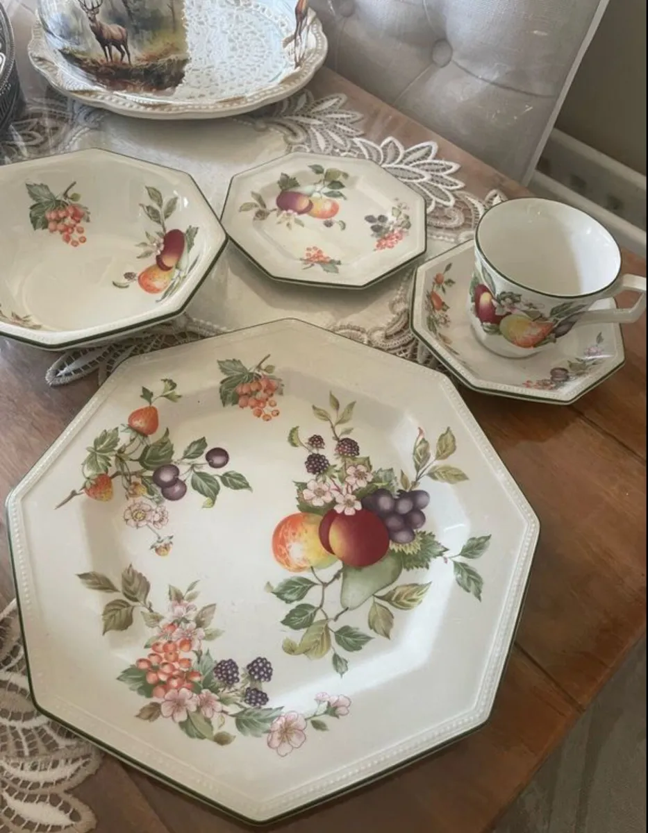 Dinner set - Image 1