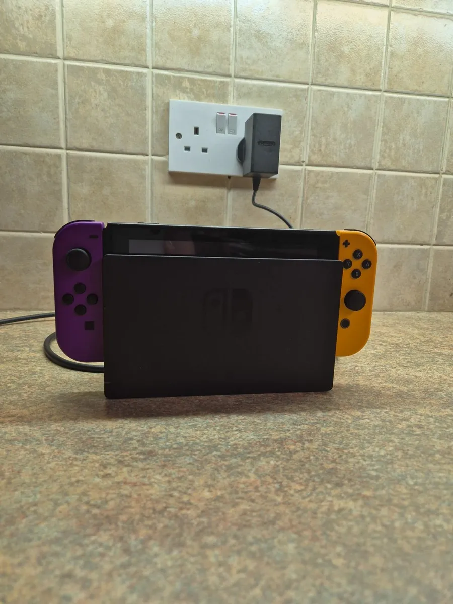 Nintendo Switch - Image 3