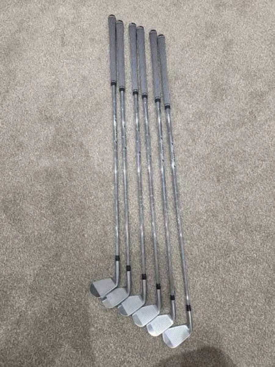 Titleist T100s 2021 Model 5-PW Stiff - Image 1