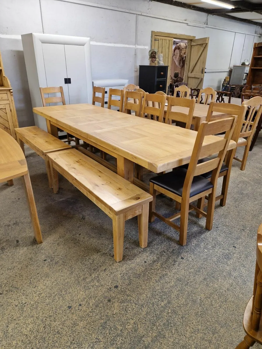 14 seater extendable oak table, 8 chairs, 2 benchs - Image 1