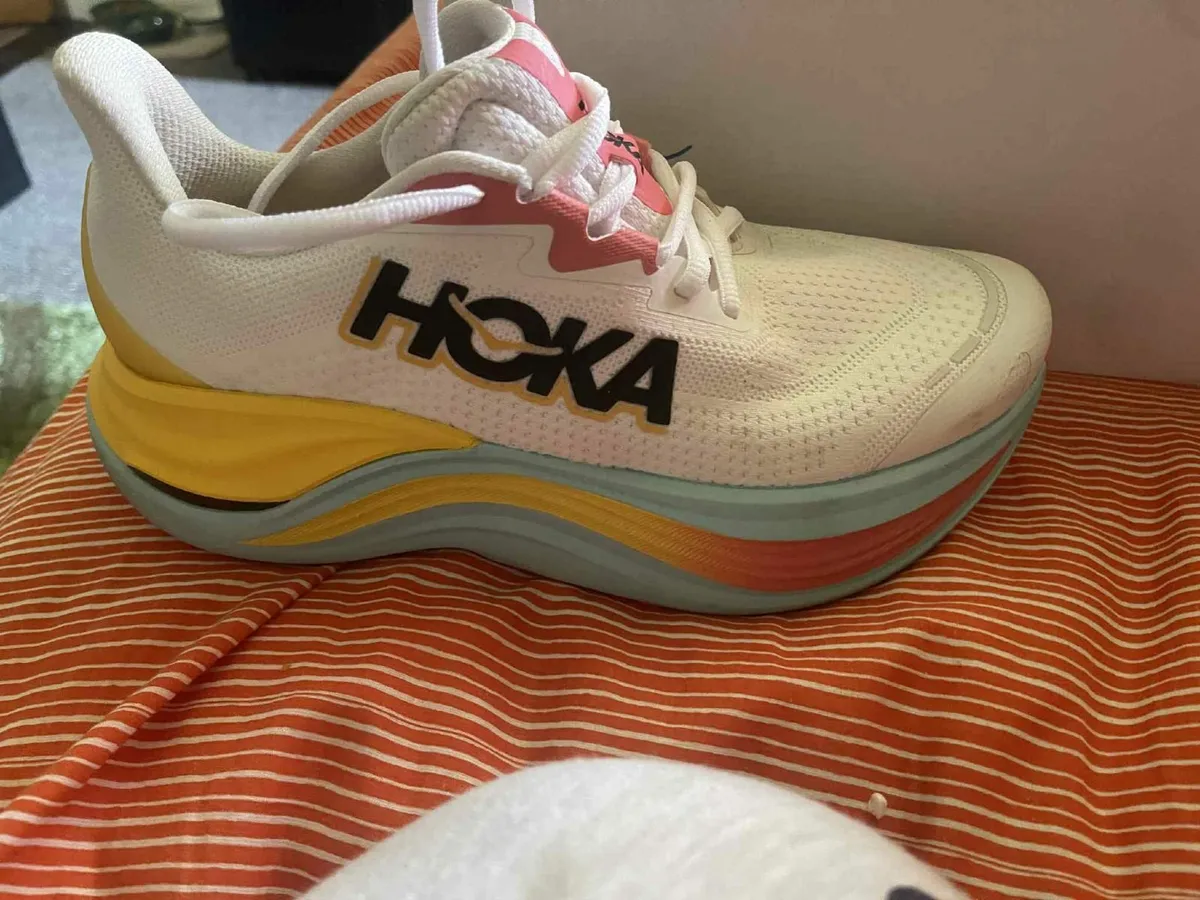 ladies trainers size 6 - Image 2