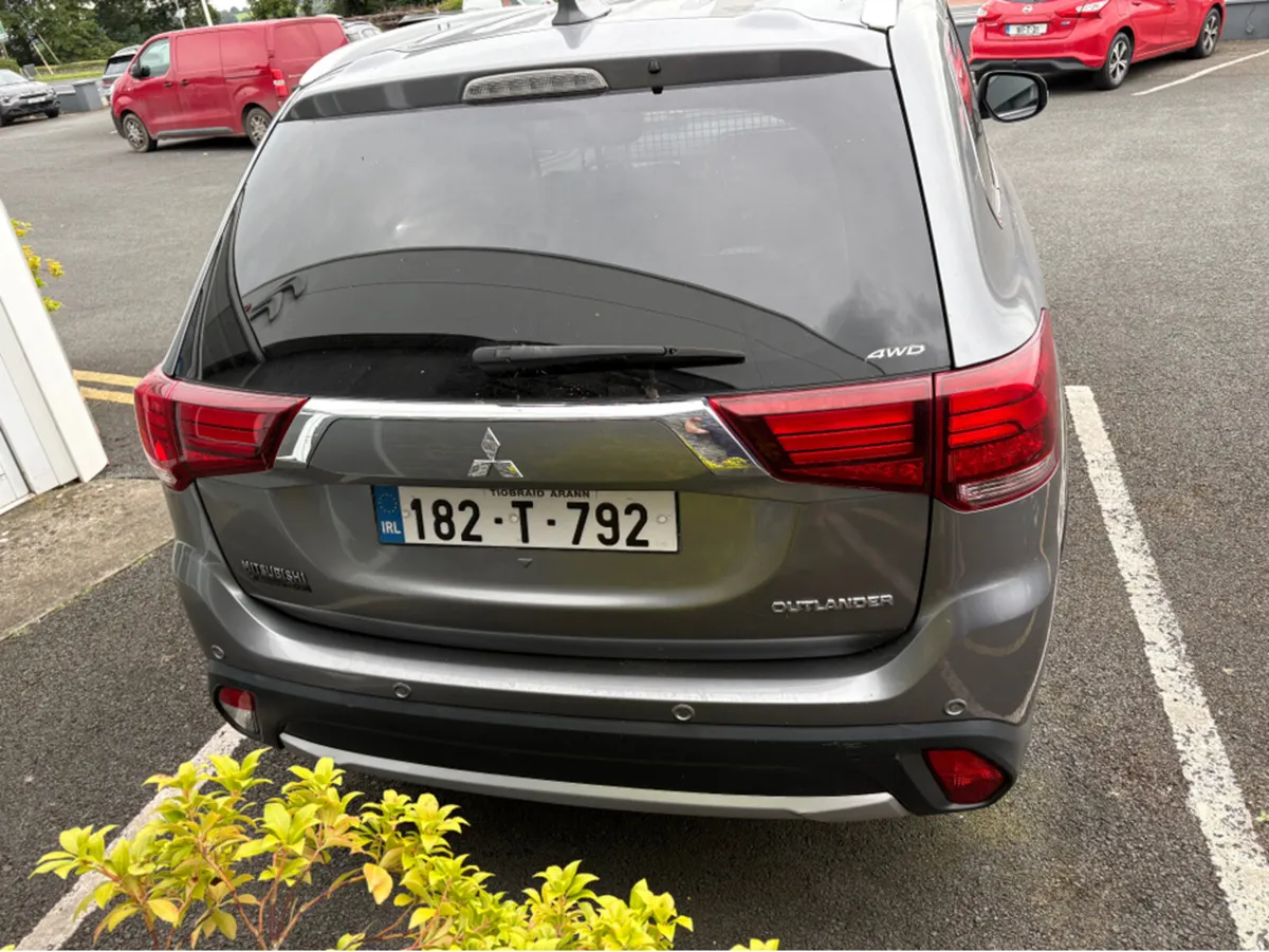 Mitsubishi Outlander OUTL 4WD 6MT N1 17MY 4DR - Image 3