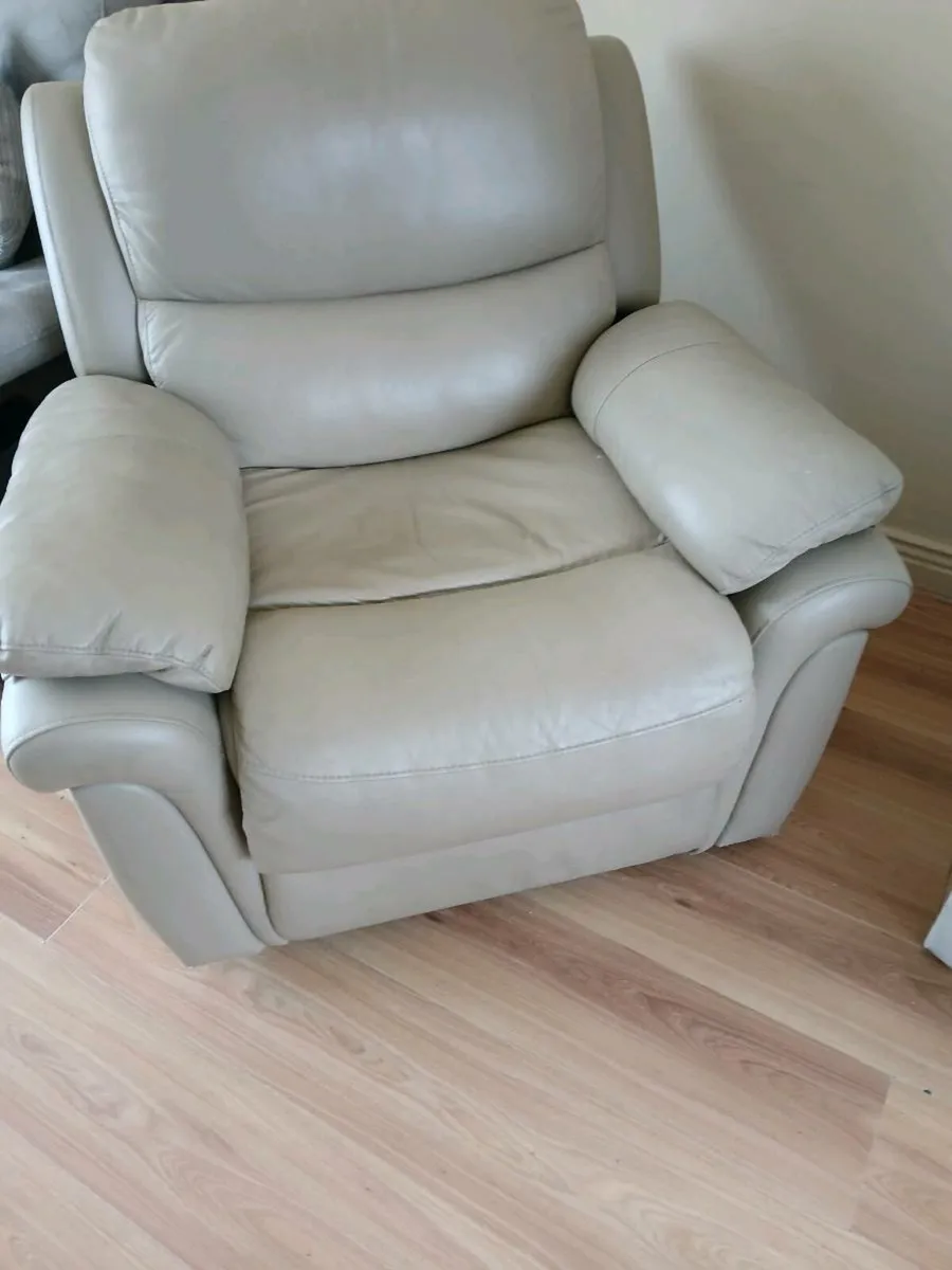 Leather armchair - Image 1
