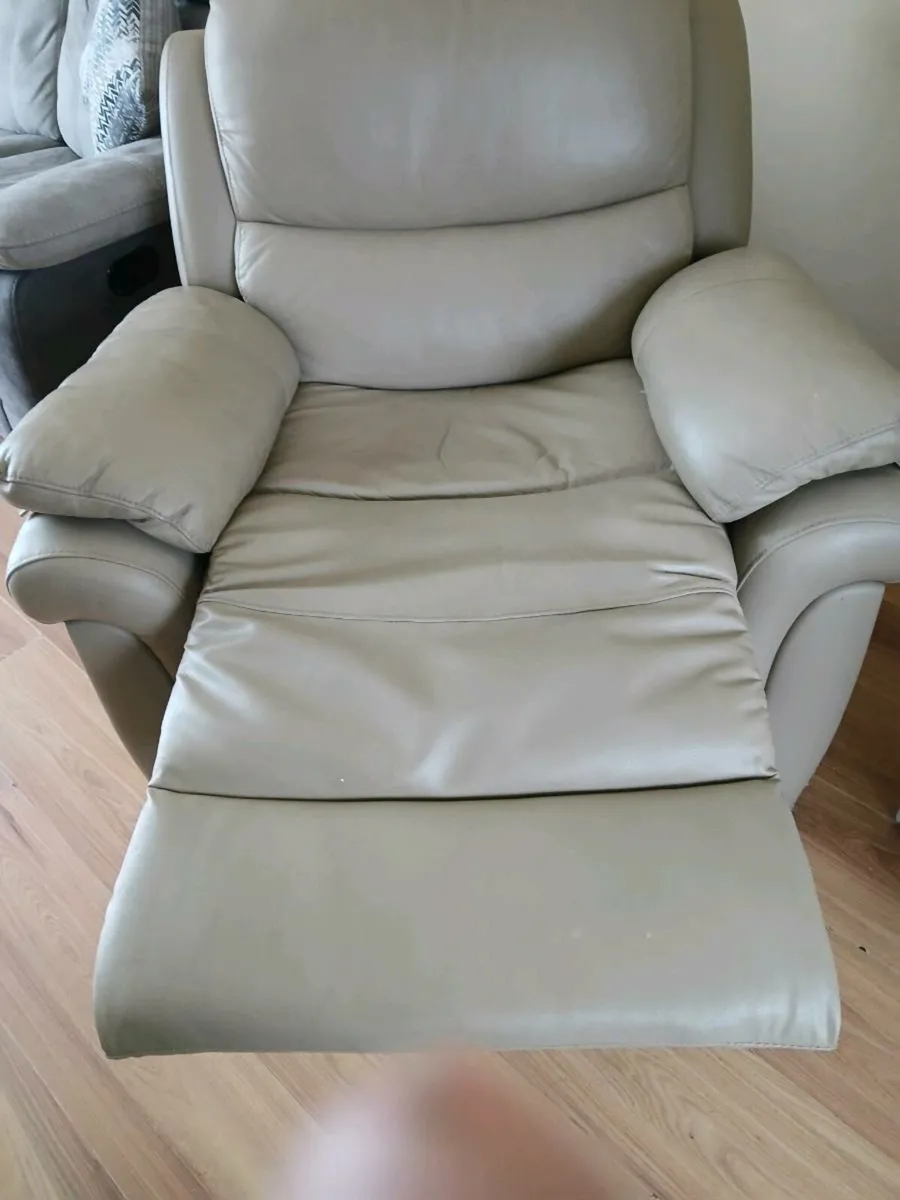 Leather armchair - Image 2