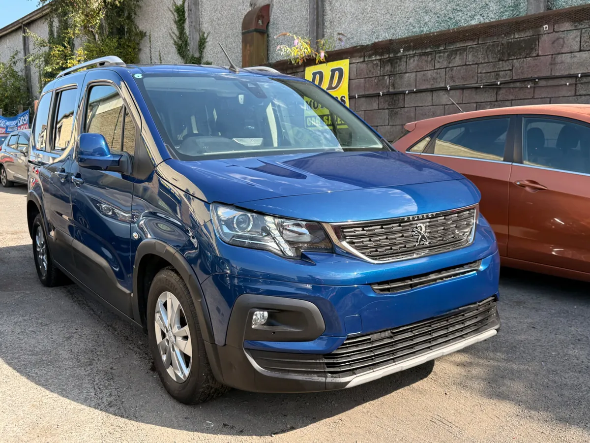 Peugeot Rifter 2020 wheelchair taxi - Image 3