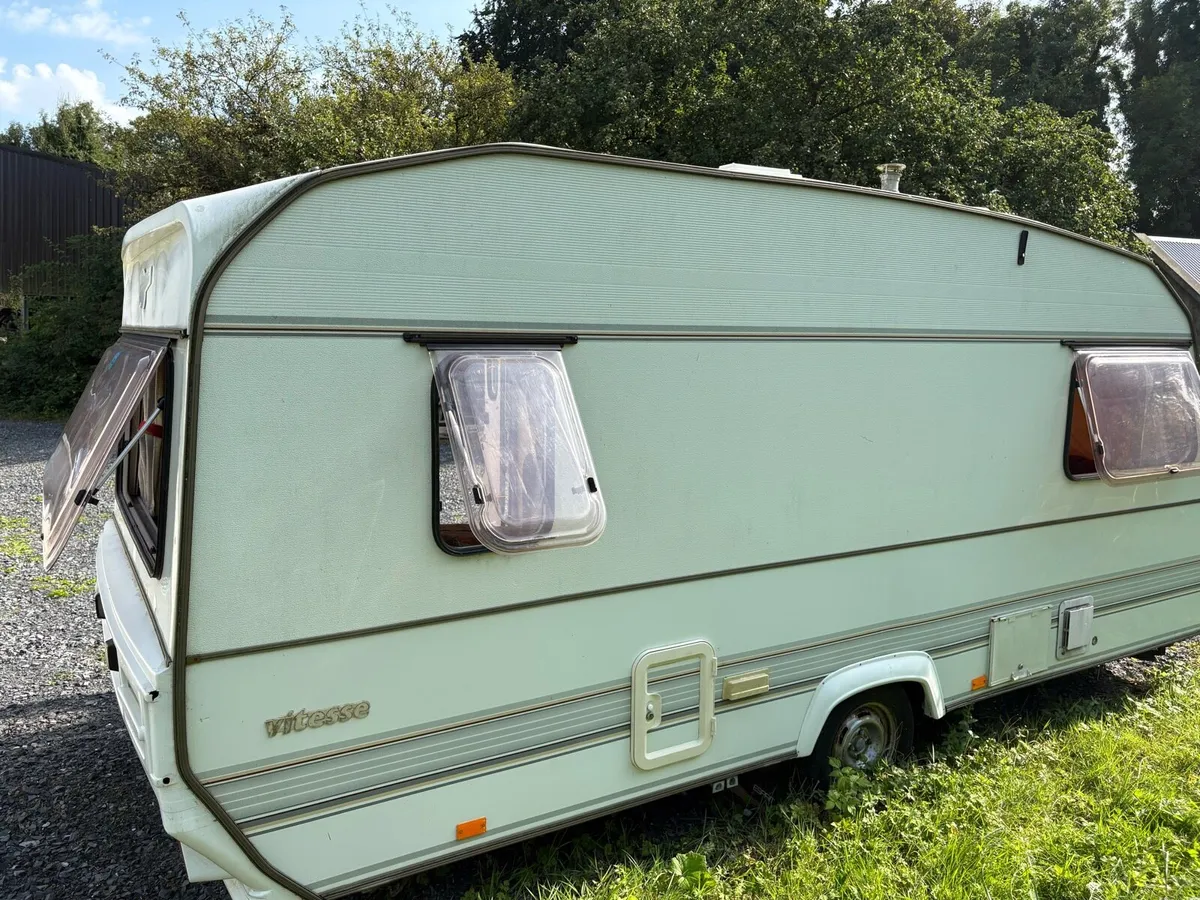 Caravan - Image 4