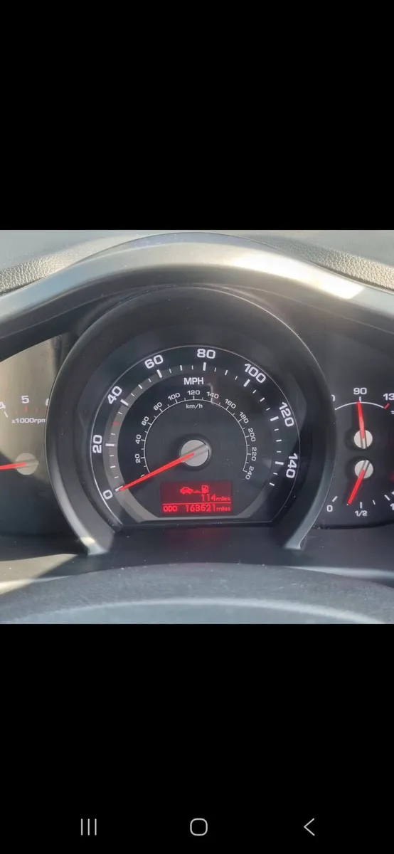 KIA SPORTAGE - Image 3