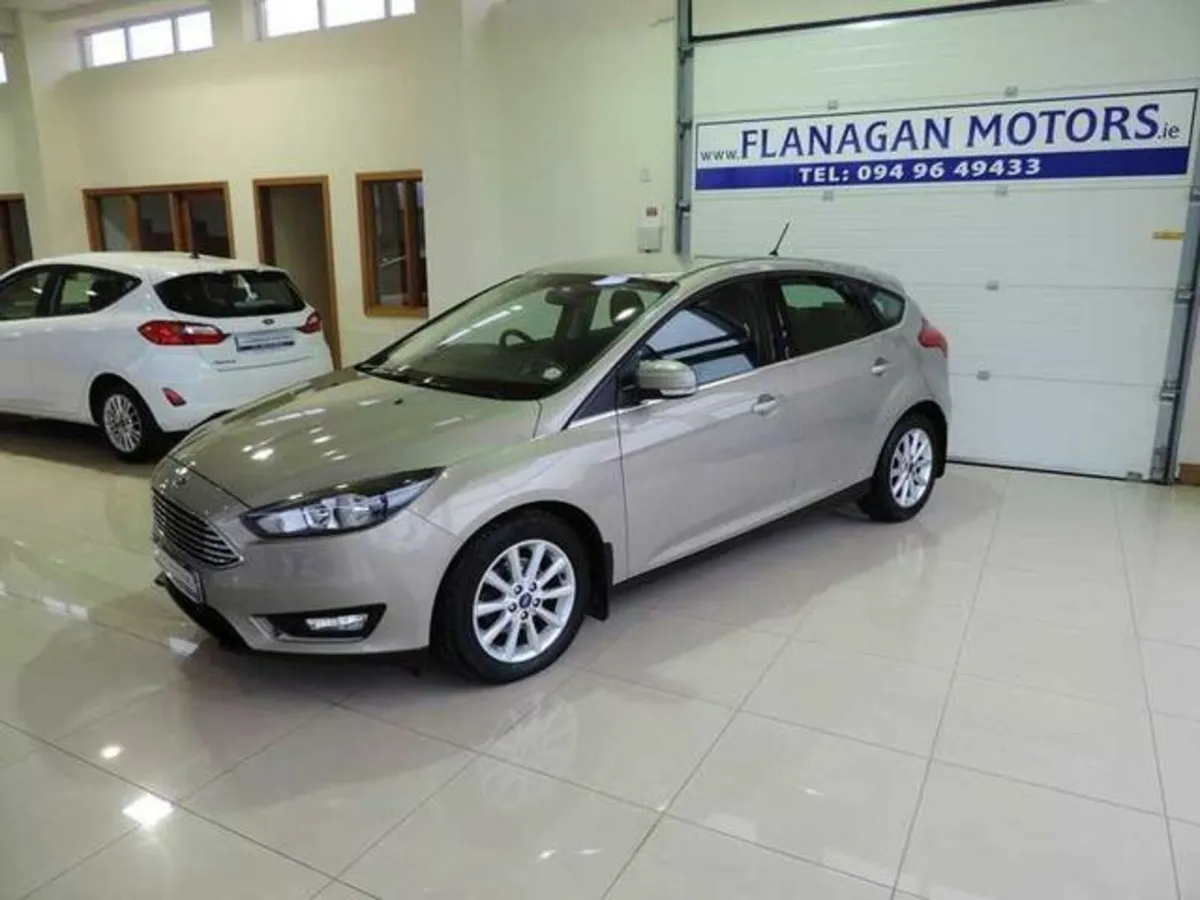 Ford Focus Titanium 1.0 125PS 6SPD 4DR - Image 2
