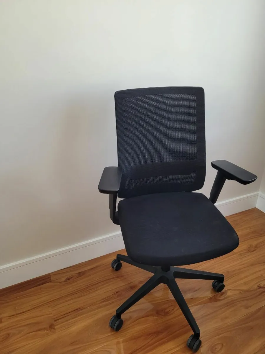 Office chair - Image 2