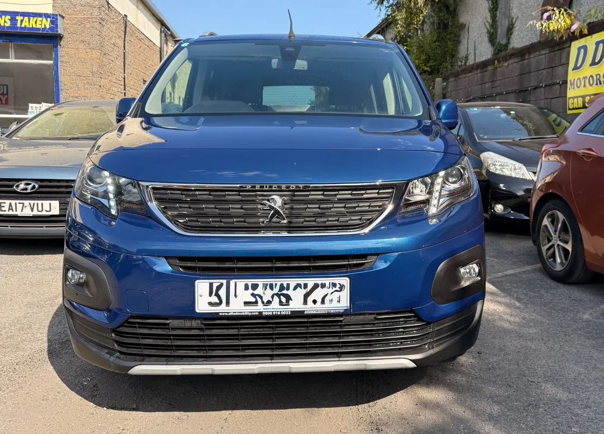 Peugeot Rifter 2020 wheelchair taxi - Image 2