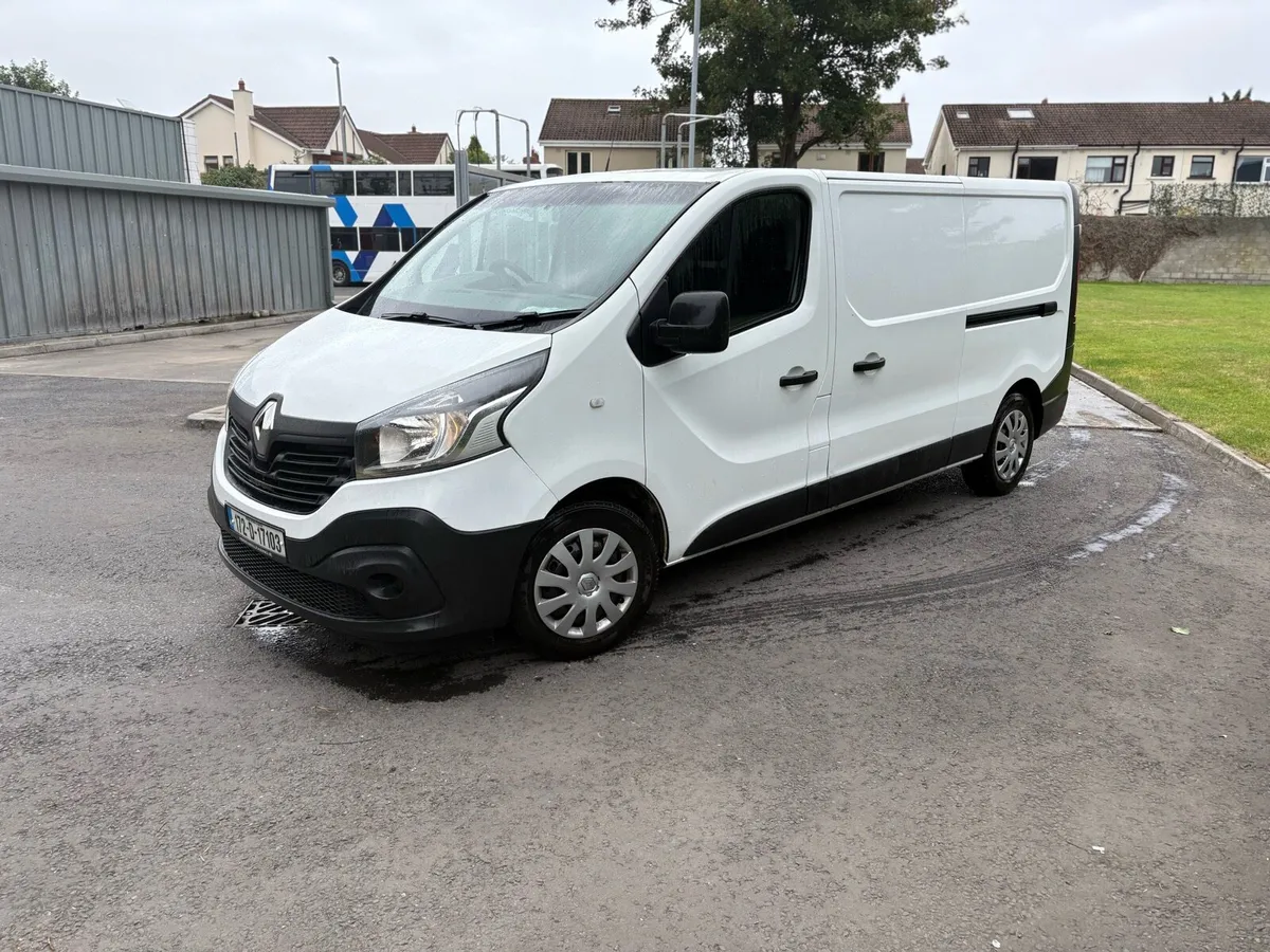 Renault Traffic - Image 2