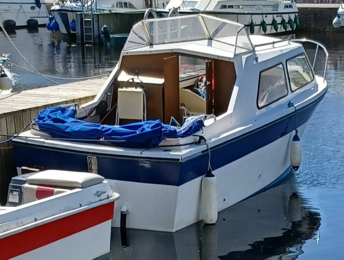 Boat, 20ft, Inboard Diesel Engine - Image 2