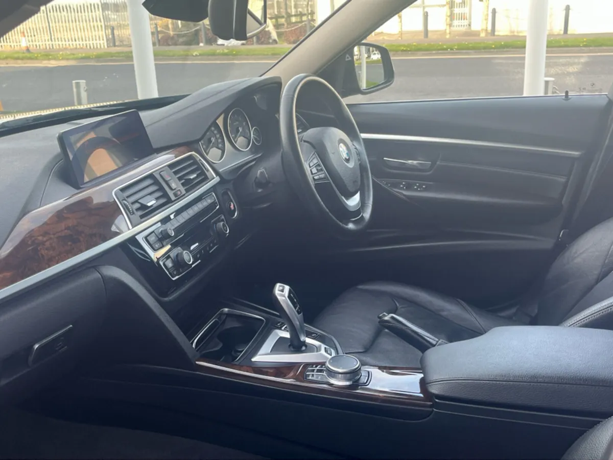 BMW 3-Series 2.0L Petrol Plug-In Hybrid - Image 3