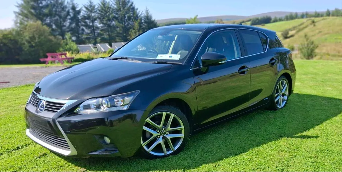 Lexus CT200 1.8 Petrol-Hybrid

Auto Very High Spec - Image 2