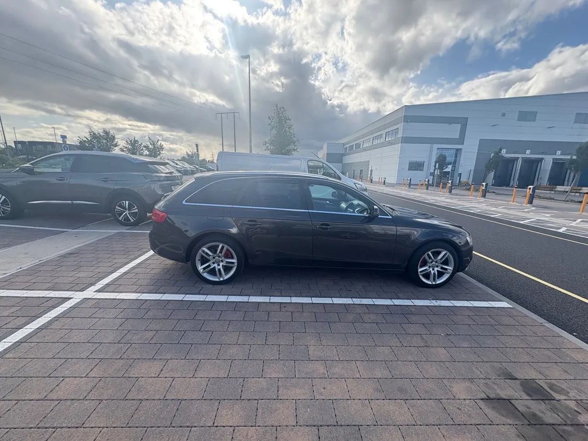 Audi A4 2012 - Image 2
