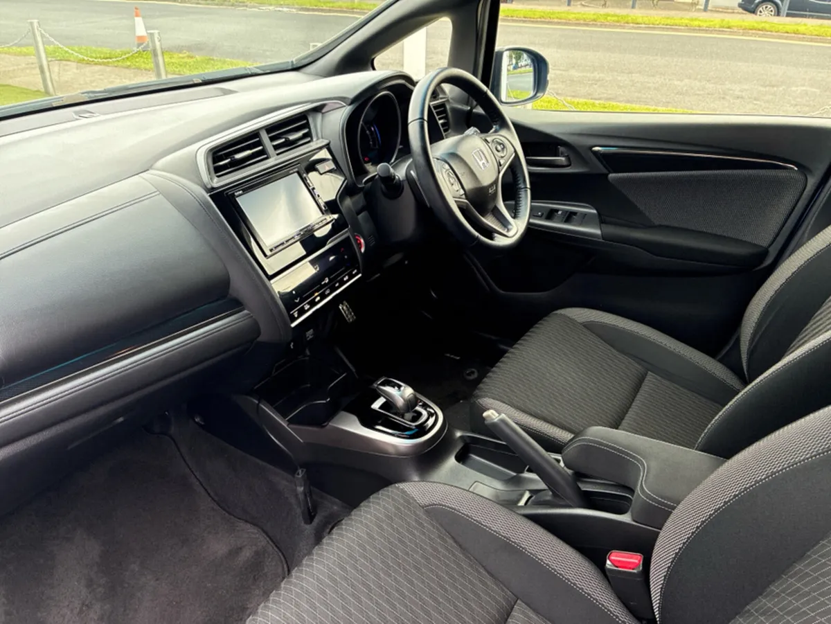 Honda Fit 1.5 Hybrid Automatic RS - Image 3
