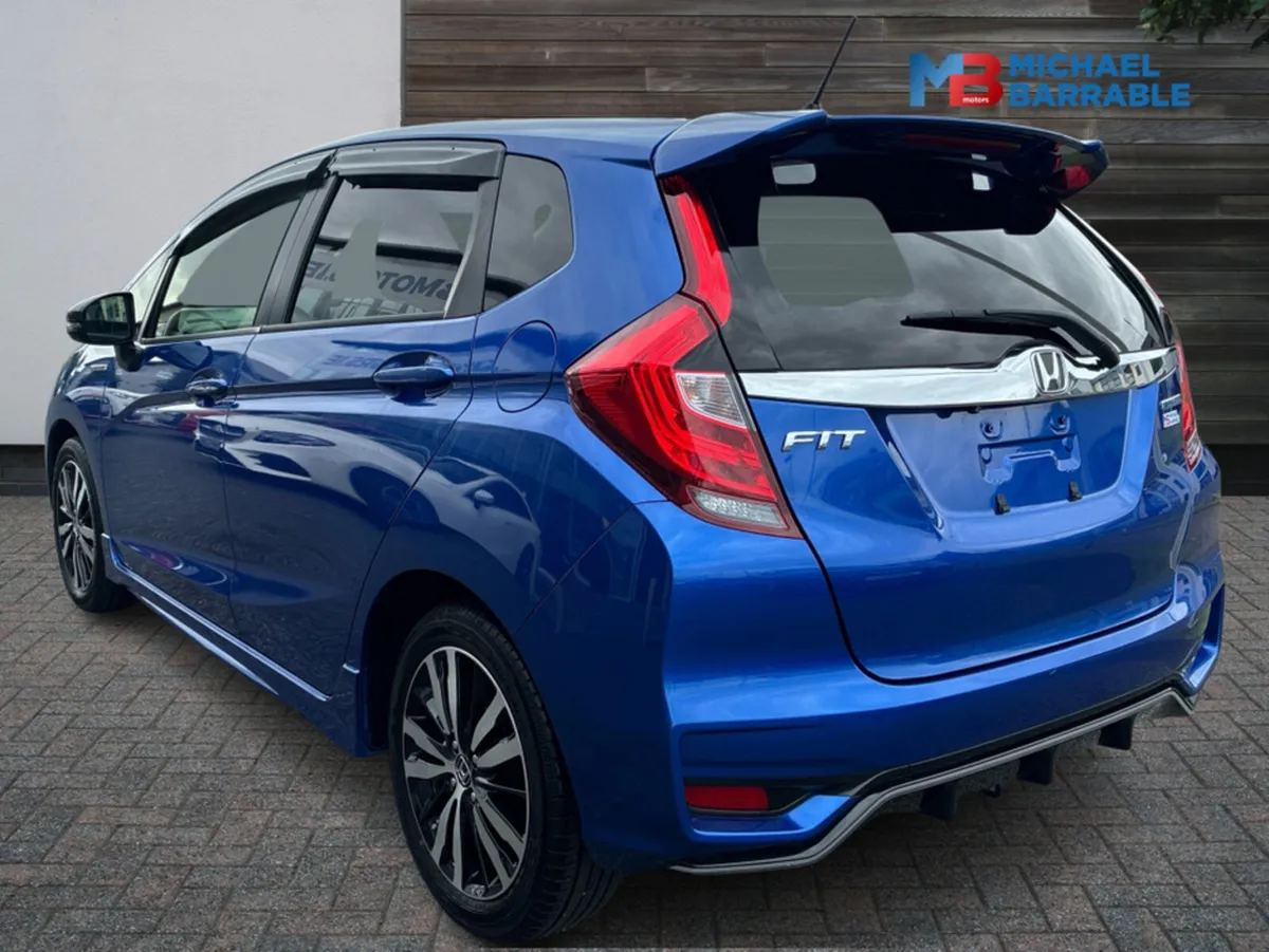 Honda Fit 1.5 Hybrid Automatic RS - Image 4