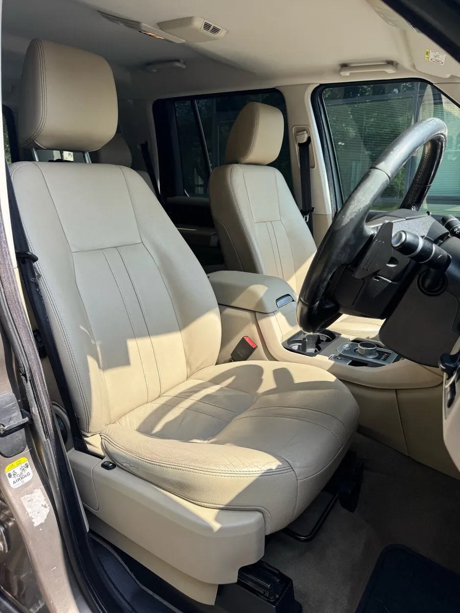 2014 Landrover Discovery 4 3.0 TDV6 N1 Crew Cab - Image 4