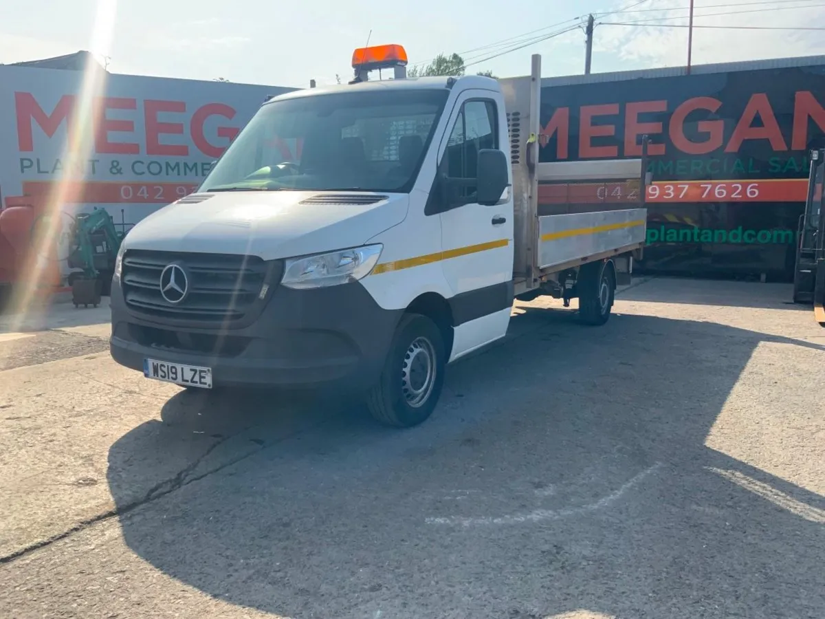 Mercedes-Benz Sprinter 3500kg 14ft Dropside Flat - Image 3