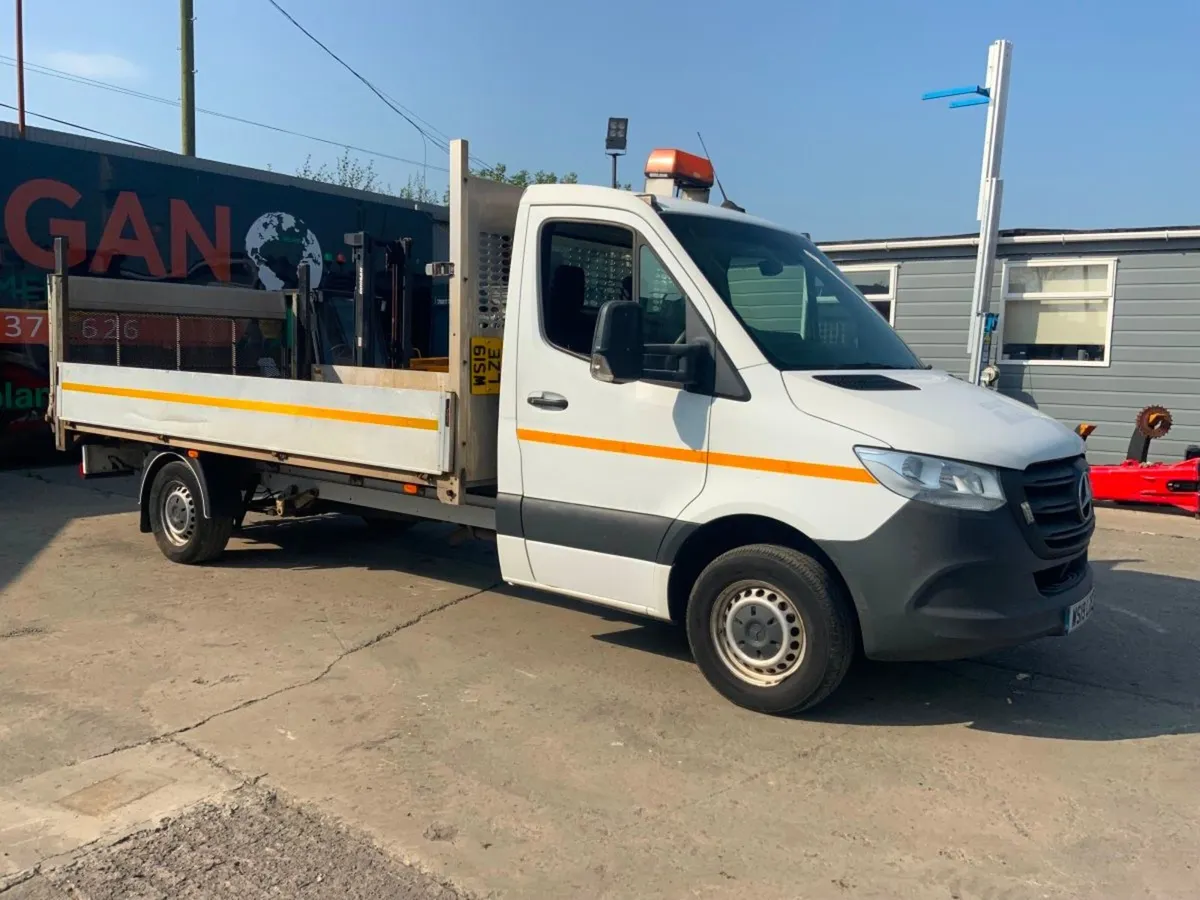 Mercedes-Benz Sprinter 3500kg 14ft Dropside Flat - Image 1