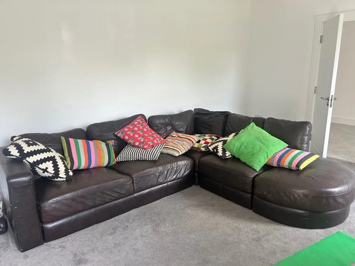 Free Corner sofa/couch - Image 1