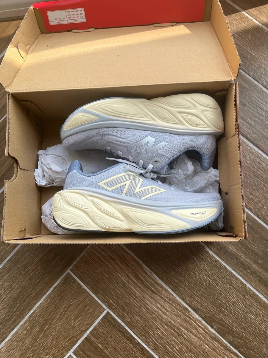 New Balance Fresh Foam v5 running shoes - Image 1