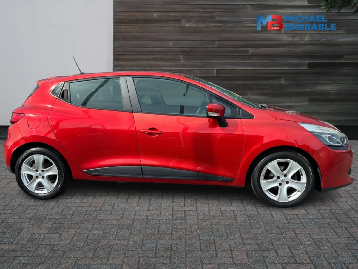 Renault Clio IV DYNAMIQUE 1.2 PET 7 4DR PETROL - Image 4