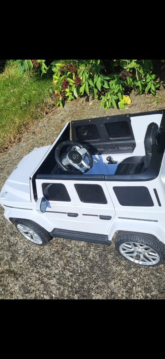 Mercedes 12v electric ride on - Image 2