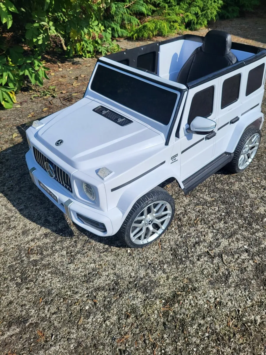 Mercedes 12v electric ride on - Image 1