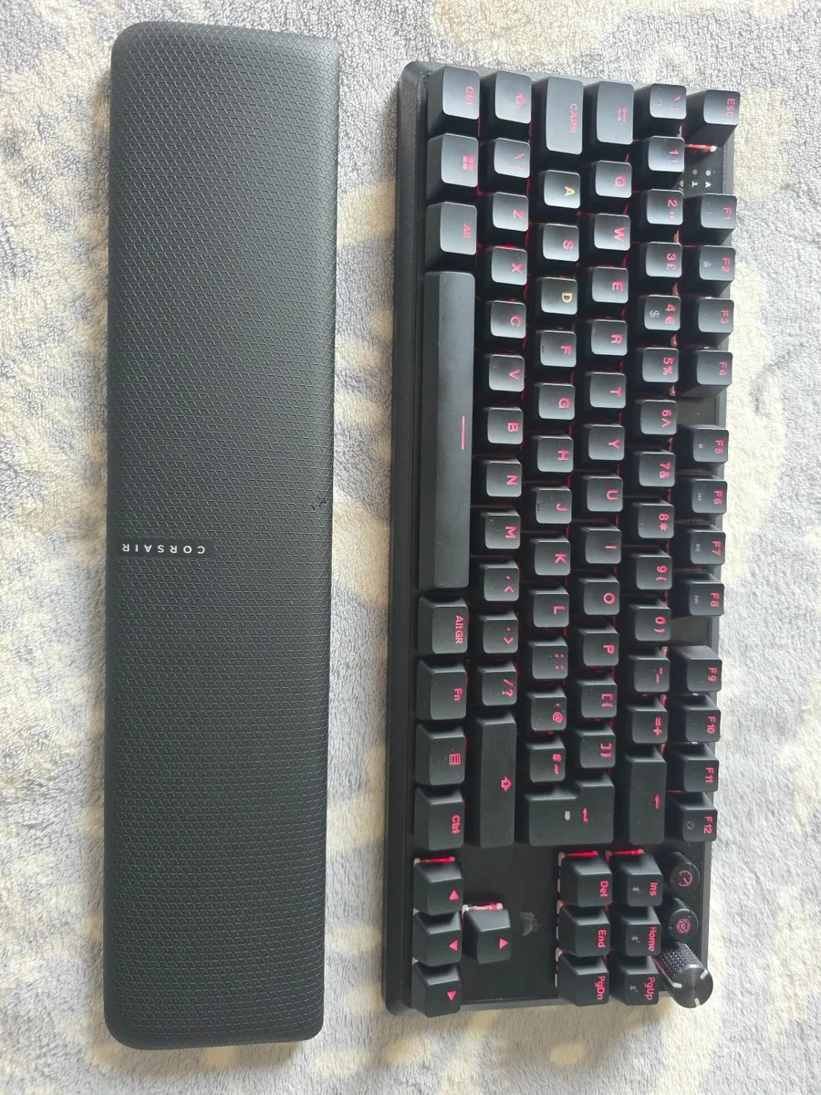 Corsair K70 TKL Core keyboard, nightsabre mouse - Image 4