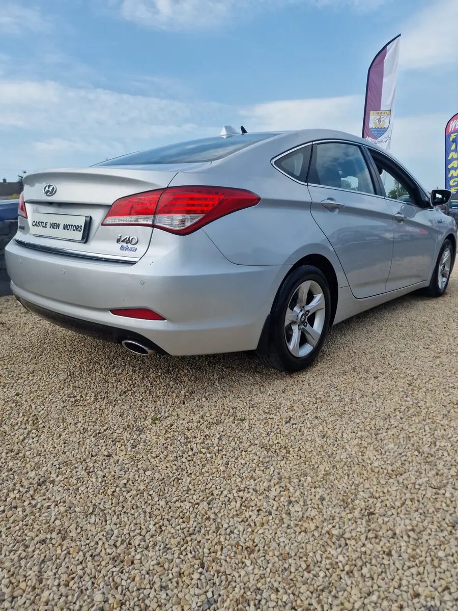 Hyundai i40 Executive - Image 2